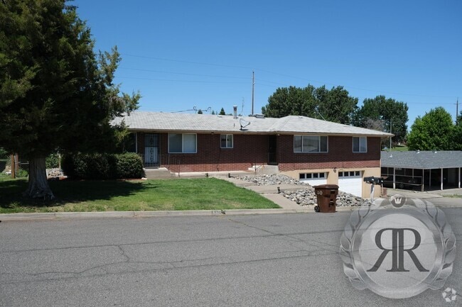 Building Photo - West Valley Tri-Plex, Washer/Dryer & Utili... Rental