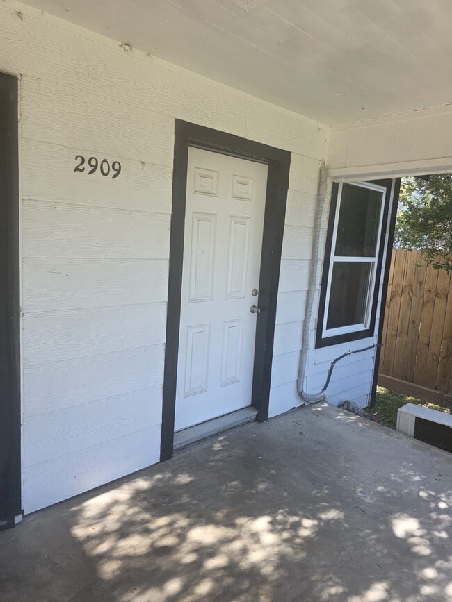 Photo - 2909 King St