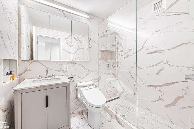 Photo - 270 W 17th St Unit 3I