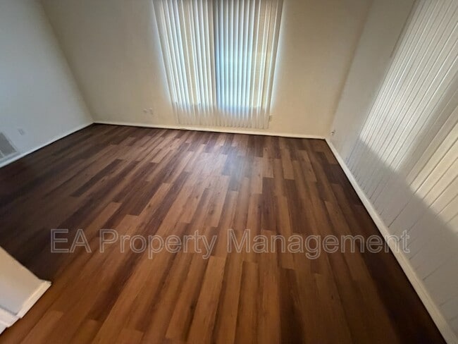 Photo - 12200 Candelaria Rd NE Unit B