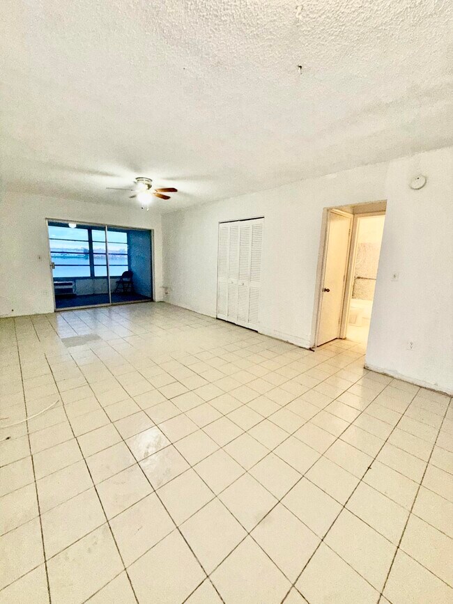 Photo - 300 NE 191st St Unit 217