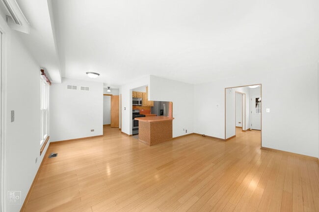 Photo - 1555 N Gatewood Ave
