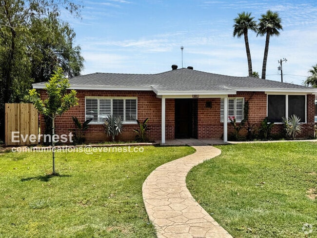 Building Photo - 801 W Earll Dr Rental