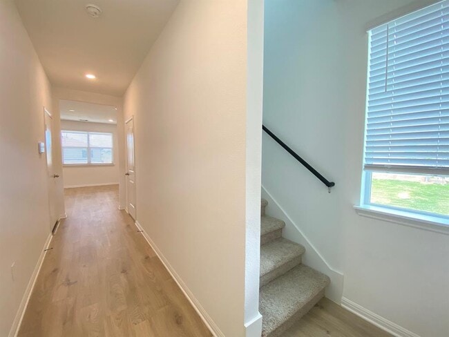 Photo - 432 Brody Ln