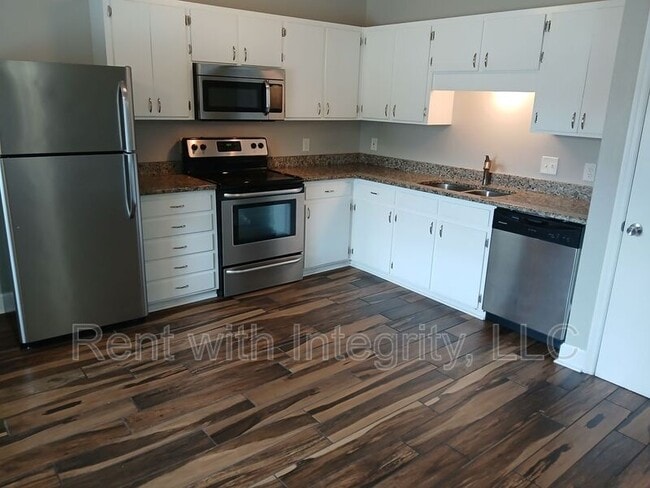 Photo - 443 Cactus St