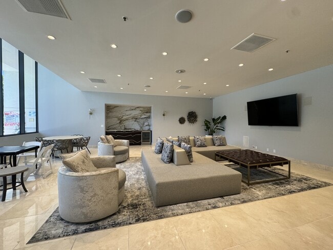 Photo - 10724 Wilshire Blvd Unit 509