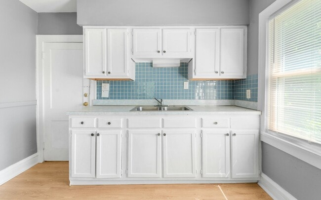 Photo - 13617 Glenside Rd