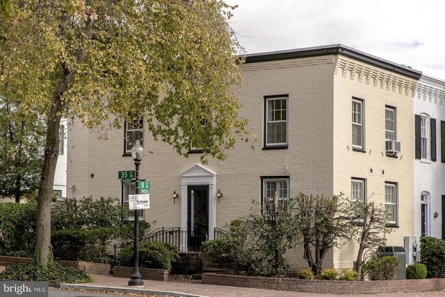 Photo - 1401 35th St NW