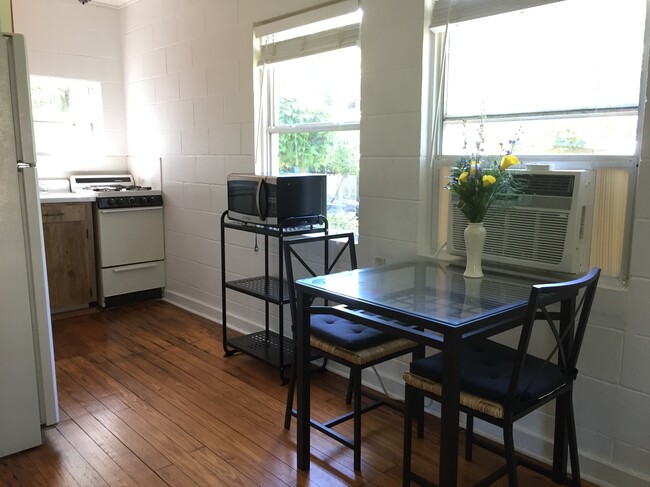 Photo - 236 W Michigan Ave Unidad 3