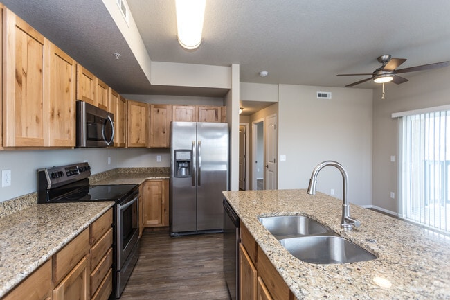 1BR, 1BA - Crestone