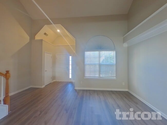 Photo - 10 St Charles Pl