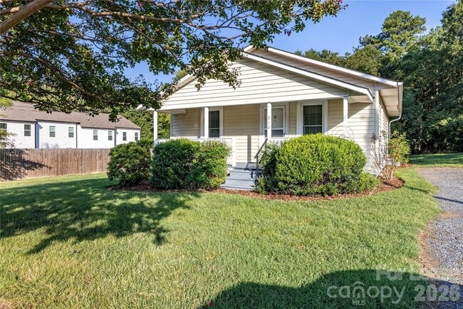 Photo - 212 E 1st St