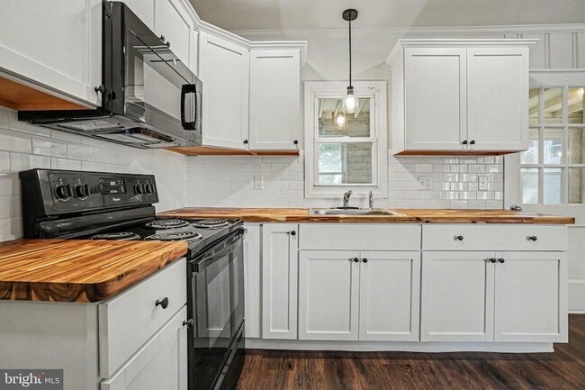 Photo - 105 Oak Hill Dr