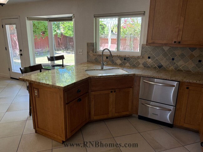 Photo - 8301 Dalkeith Way