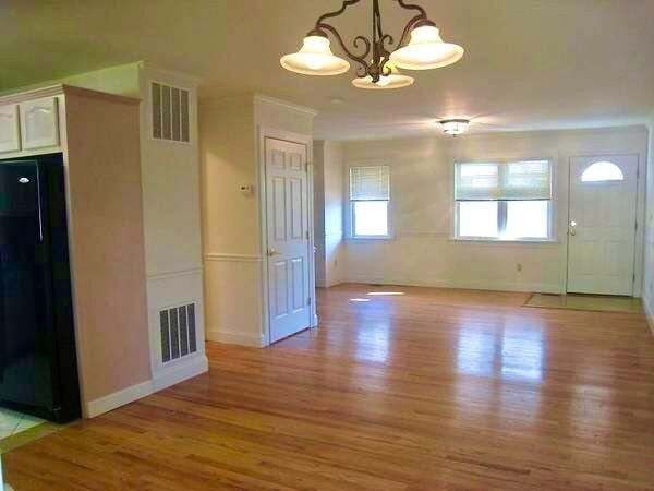 Building Photo - Rye Townhouse- 3 Bedroom  2.5 Baths $5985 Near Train & Town