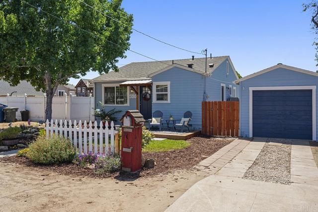 Photo - 586 Del Mar Ave