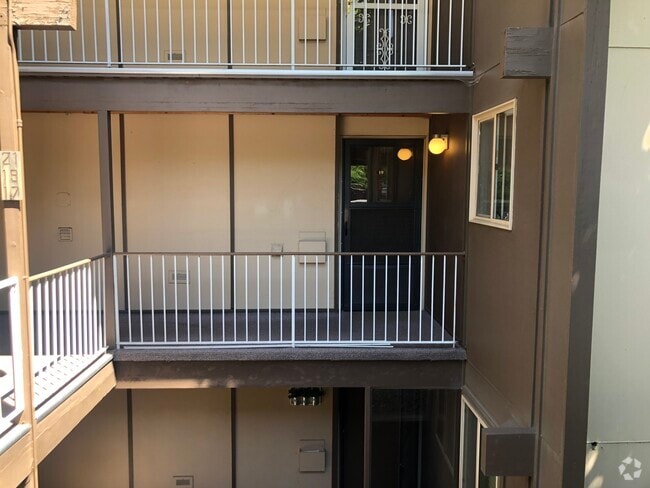 Building Photo - 1220 NW State St Unit 19 Rental