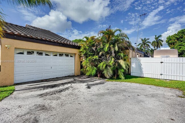 Photo - 15660 SW 152nd Pl