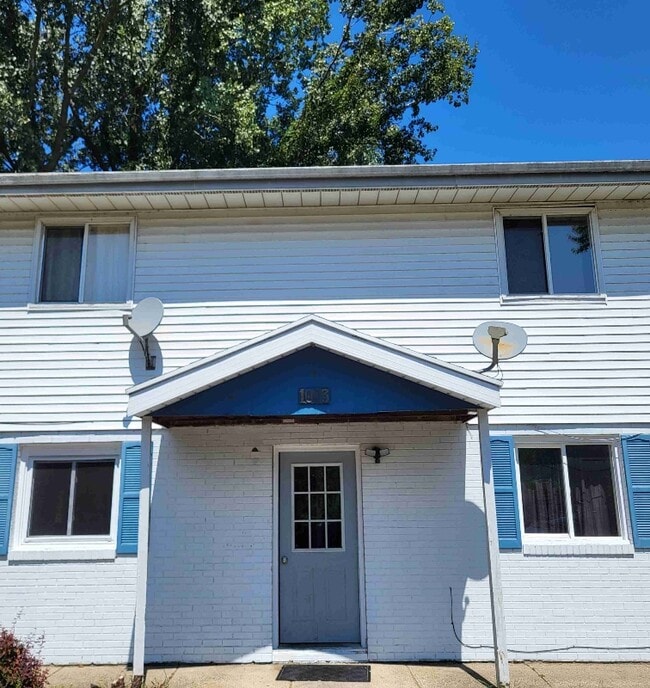 Photo - 1003 Colonial Dr Unit 1