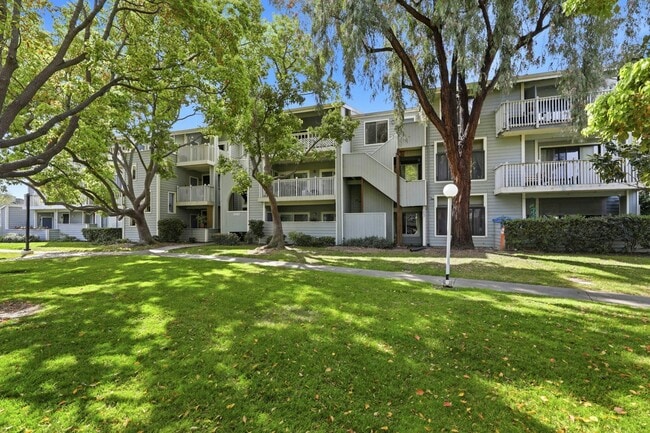 3685 Nutwood Terrace Unit 313