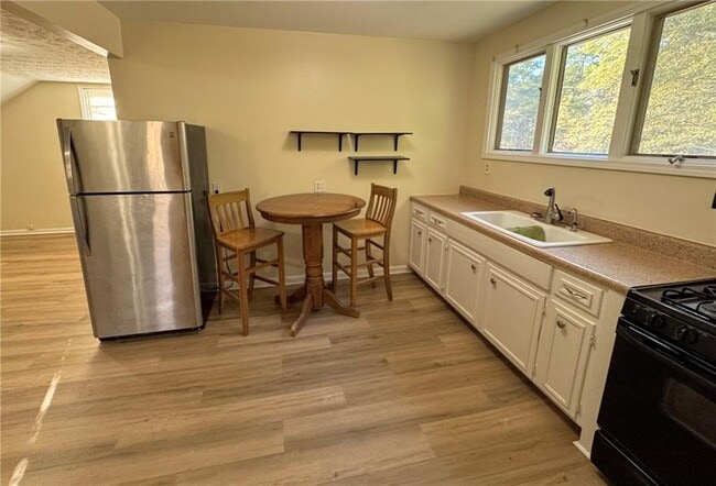 Photo - 3043 Wells St