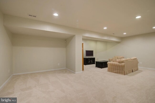 Photo - 1804 Woods Edge Dr NE