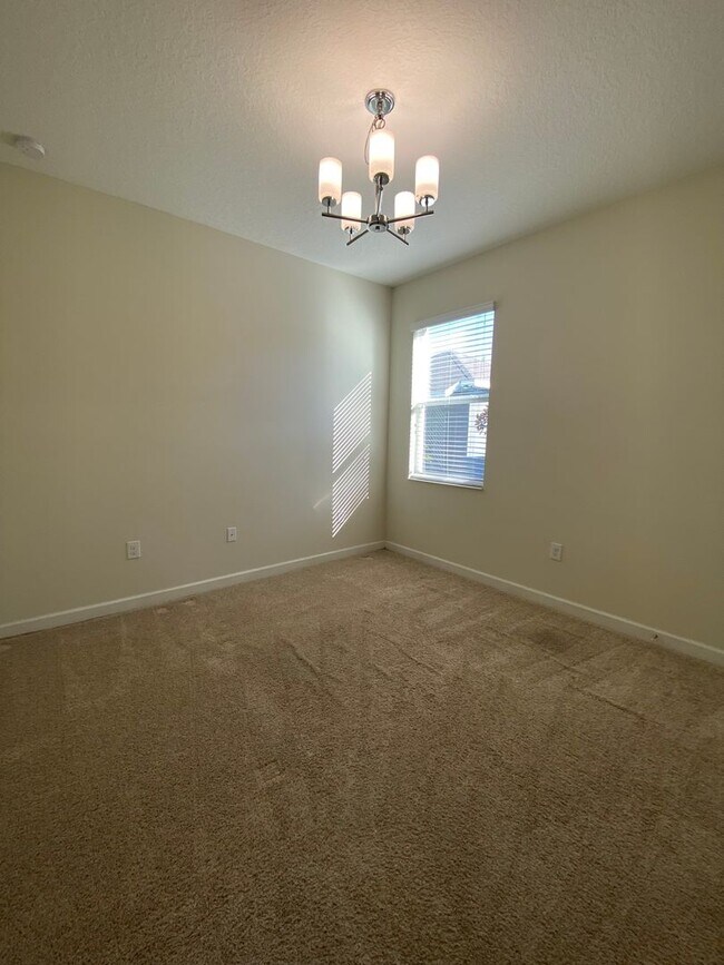 Photo - Spacious 4-Bedroom Home in Prime Winter Ga...