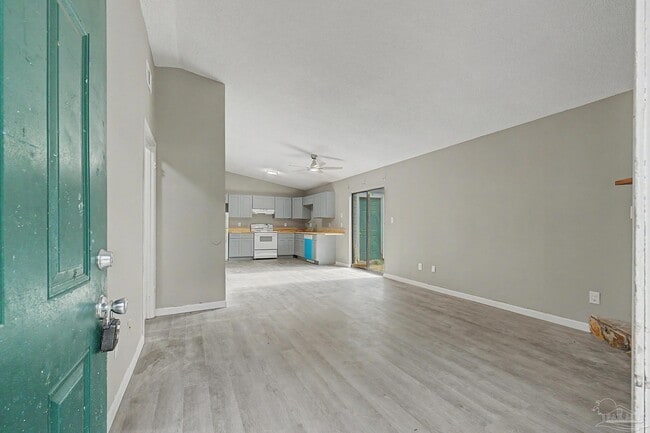 Photo - 8210 Kipling St