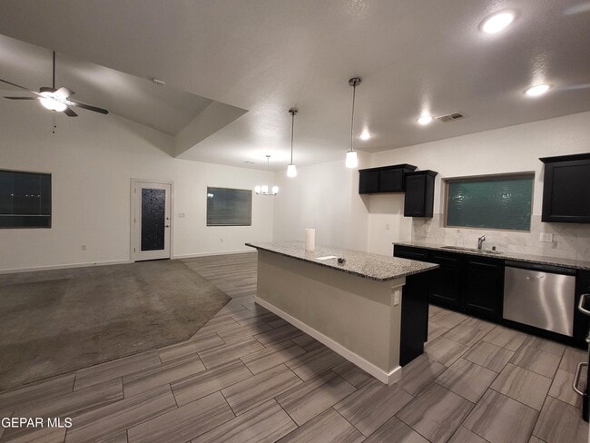 Photo - 11565 Leonor Duran St