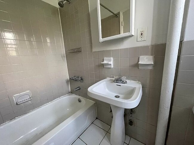 Photo - 1 Bedroom 1 Bathroom Unit 3C