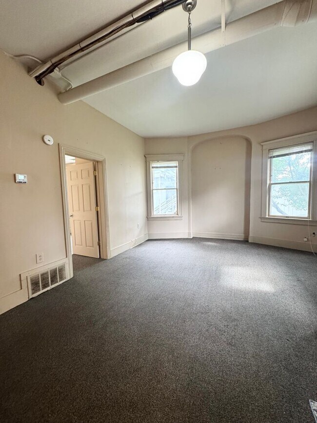112 N 38th Ave