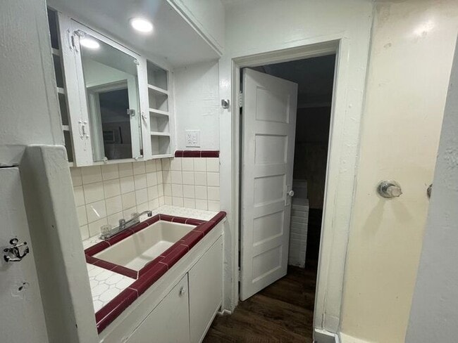 Photo - Cozy 1 Bedroom 1 Bath Downstairs Unit Read...