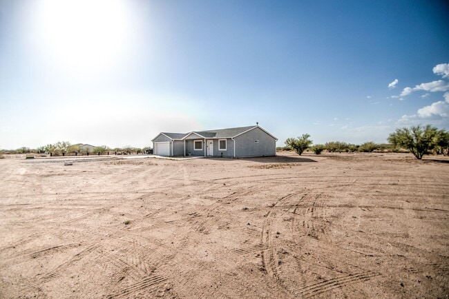 Photo - Large 1 + Acre Lot with 3 bedroom home in ...