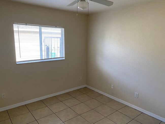 Photo - 1416-1418 W 12th St Unidad 1416 W 12th St