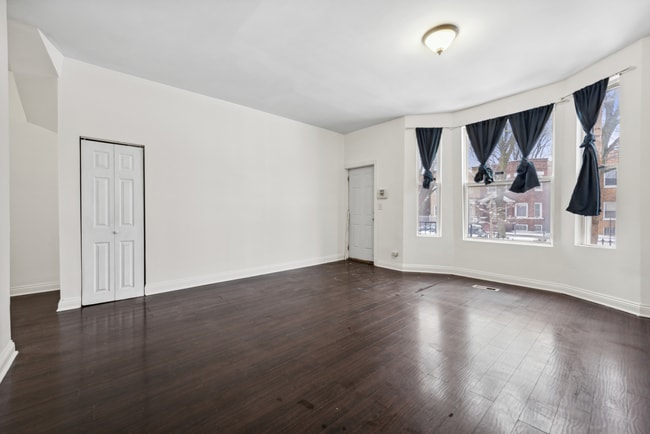 Photo - 6346 S Saint Lawrence Ave Unit #1