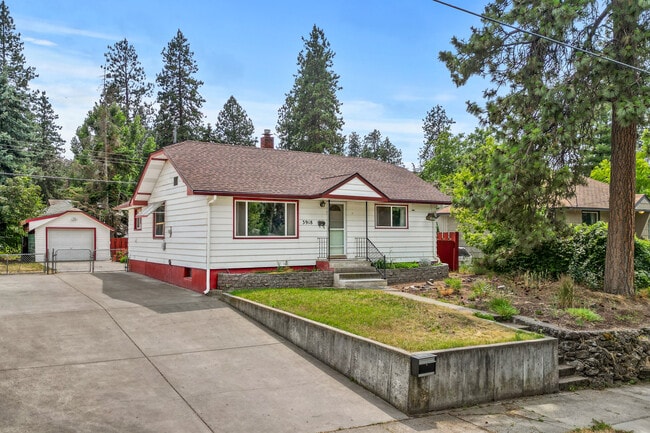 Building Photo - 3918 E 8th Ave Rental