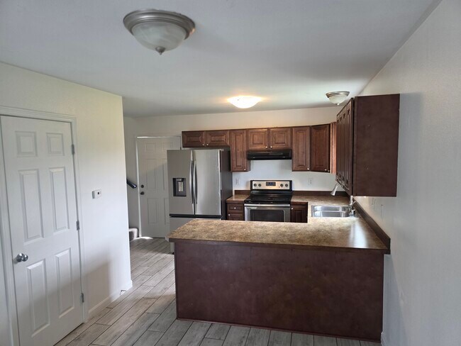 Kitchen - 4096 W Marble Way