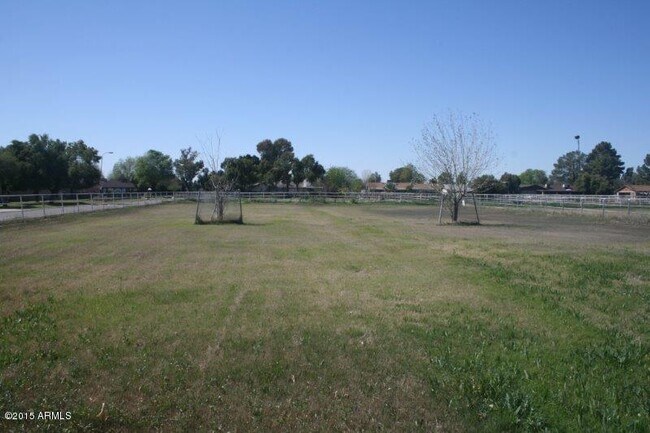 Photo - 802 N Alzora Way