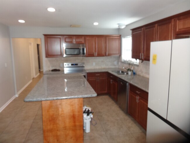 Photo - 1606 Quail Run