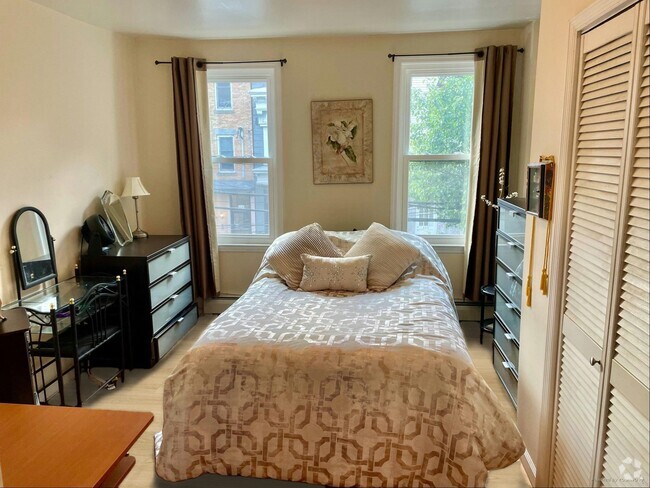 Building Photo - 421 Adams St Unit 2L Rental