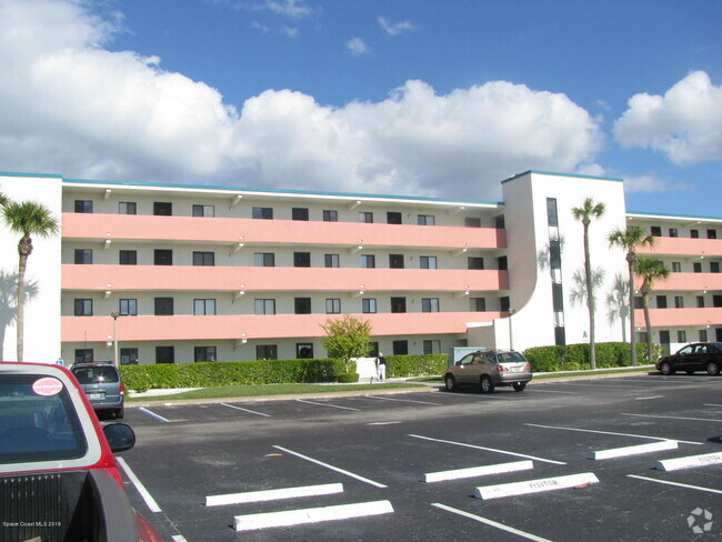Building Photo - 2467 S Washington Ave Unit 401 Rental