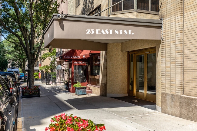 Entrance - 1114-1120 Madison Ave