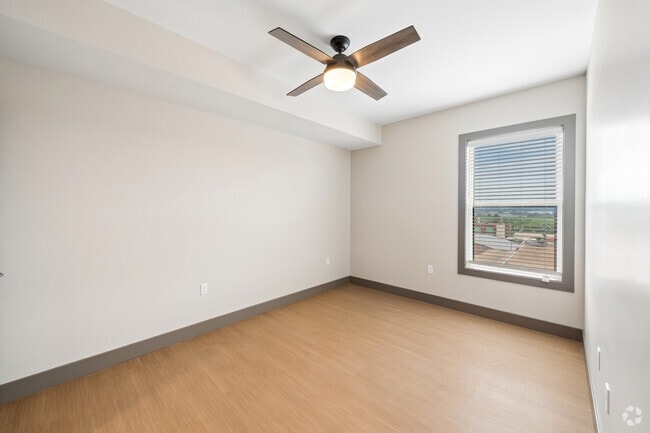 2BR, 2BA - 1,000SF - Primary Bedroom