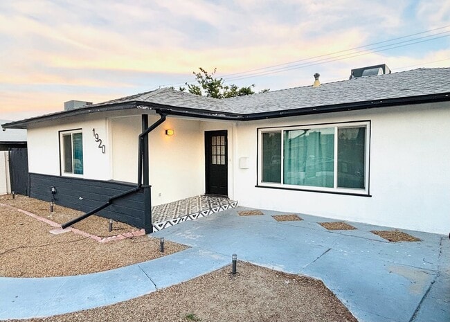 Building Photo - Huntridge Home – Single Story – Solar Panels - Great for Dogs