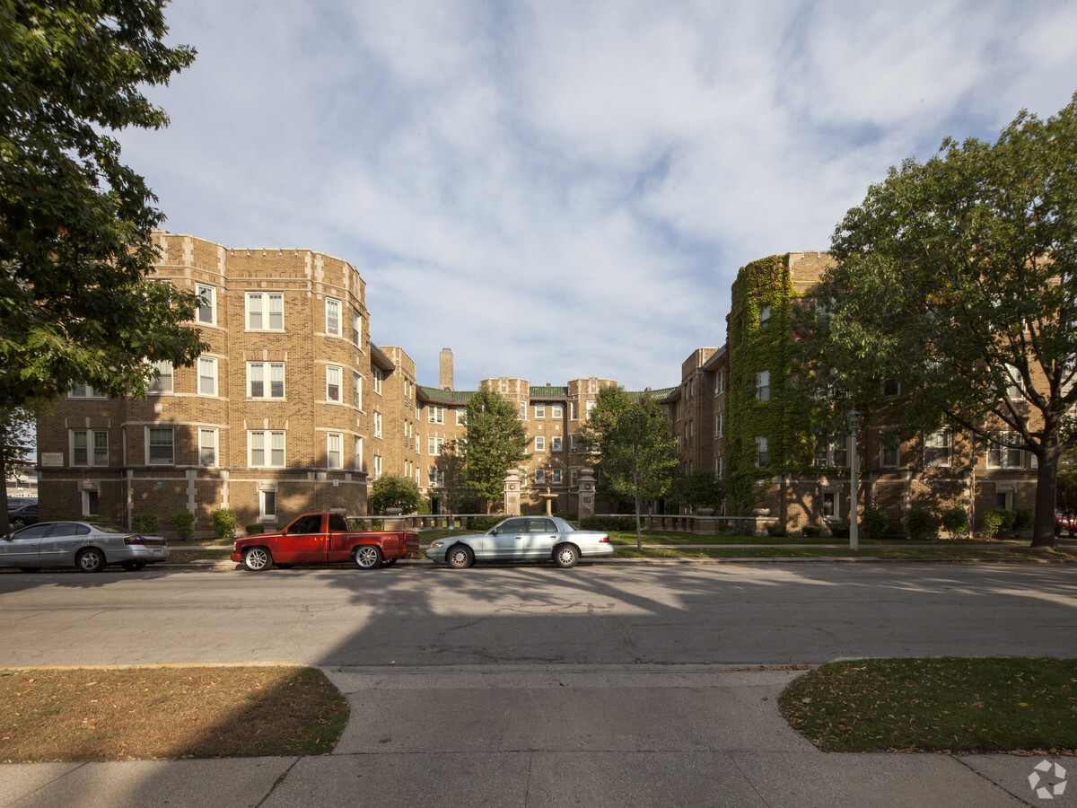 112-122 S Maple Ave Apartments - Oak Park, IL | ForRent.com