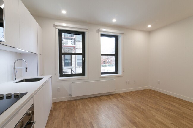 Photo - 2050 Av. Claremont Unit 19