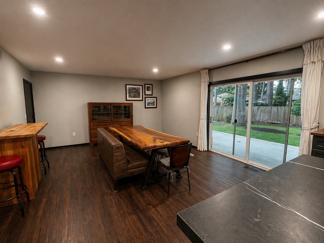 Photo - 6810 Topaz Dr SW