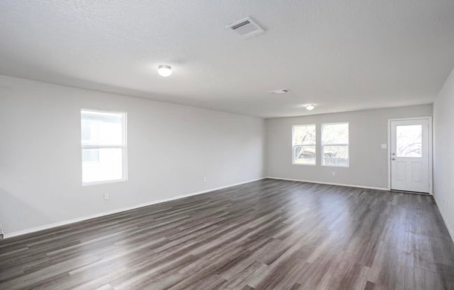 Photo - 10226 Robbins Bluff