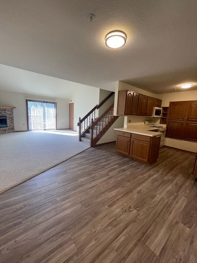 Photo - Parkwood Lake Apartments