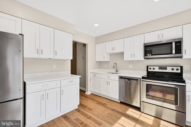 Photo - 7306 Eggar Woods Ln